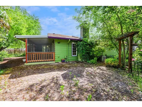 1895 Fillmore Street Eugene OR 97405