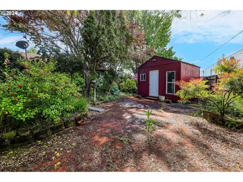 1895 Fillmore Street Eugene OR 97405