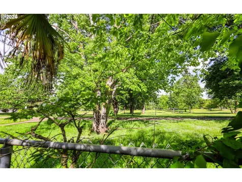 1895 Fillmore Street Eugene OR 97405