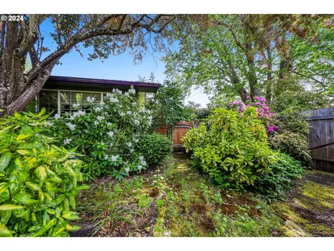 1895 Fillmore Street Eugene OR 97405