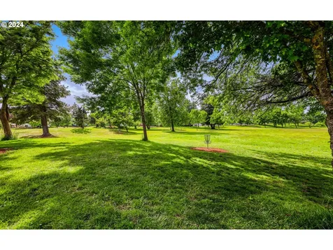 1895 Fillmore Street Eugene OR 97405