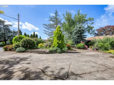 1895 Fillmore Street Eugene OR 97405