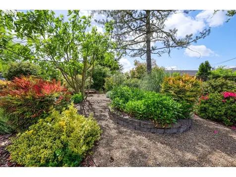 1895 Fillmore Street Eugene OR 97405