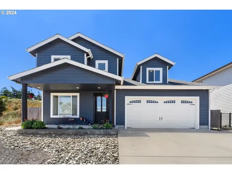2130 Pine Street North Bend OR 97459