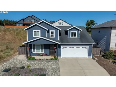 2130 Pine Street North Bend OR 97459