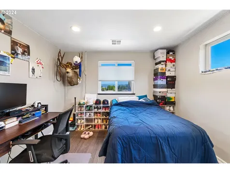 2130 Pine Street North Bend OR 97459