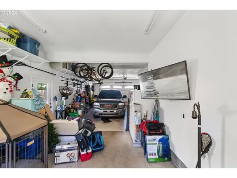 2130 Pine Street North Bend OR 97459