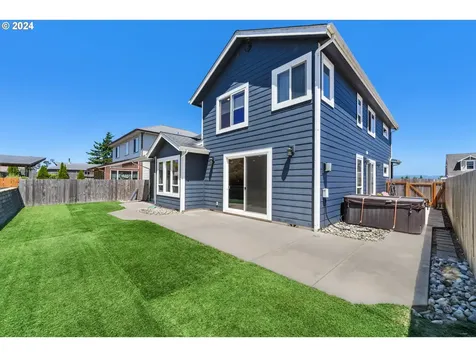 2130 Pine Street North Bend OR 97459