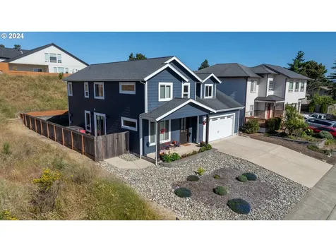 2130 Pine Street North Bend OR 97459