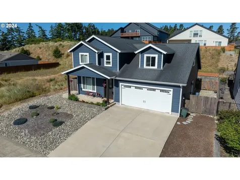 2130 Pine Street North Bend OR 97459