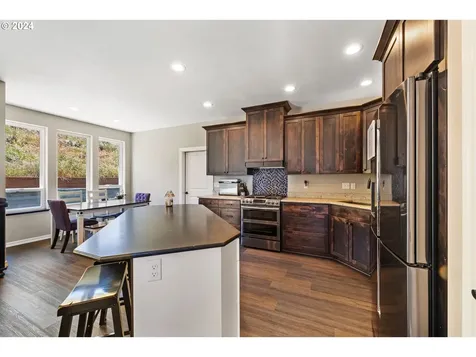 2130 Pine Street North Bend OR 97459