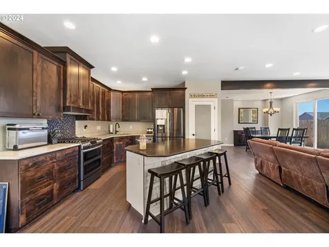 2130 Pine Street North Bend OR 97459