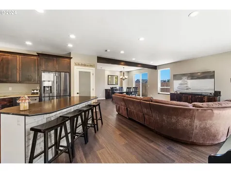 2130 Pine Street North Bend OR 97459