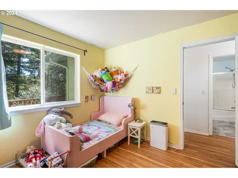 5512 Collins Loop Florence OR 97439
