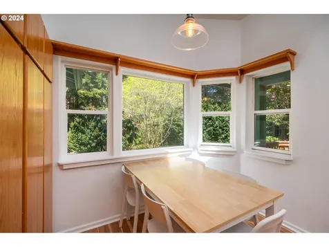 5512 Collins Loop Florence OR 97439
