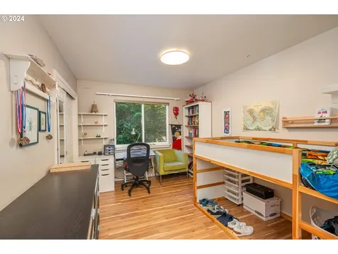 5512 Collins Loop Florence OR 97439