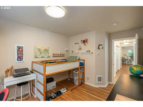 5512 Collins Loop Florence OR 97439
