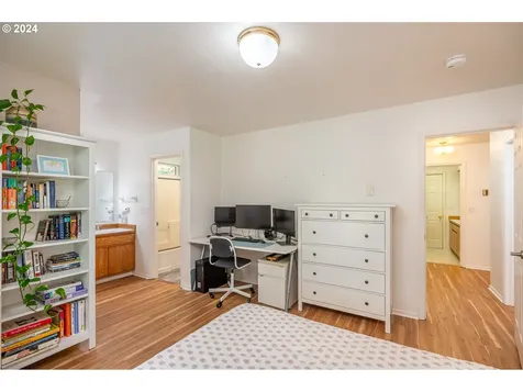 5512 Collins Loop Florence OR 97439