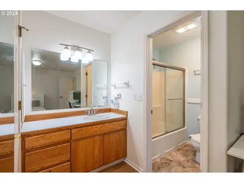 5512 Collins Loop Florence OR 97439
