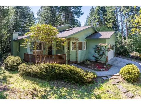 5512 Collins Loop Florence OR 97439