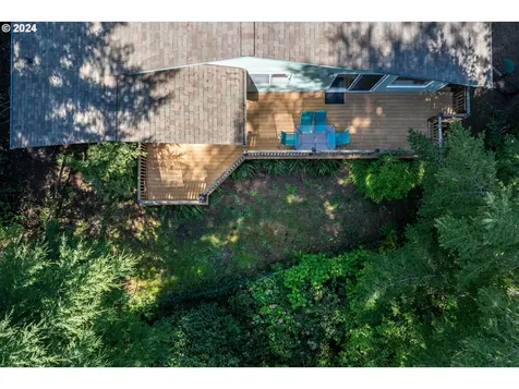 5512 Collins Loop Florence OR 97439