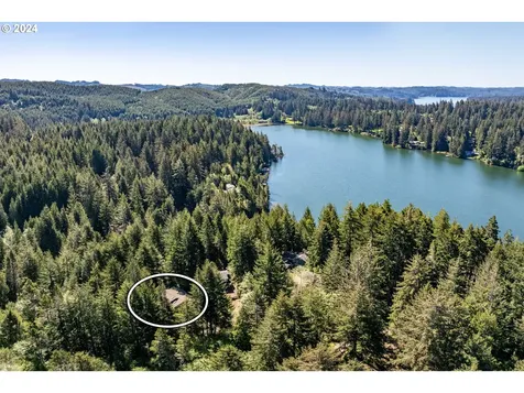 5512 Collins Loop Florence OR 97439