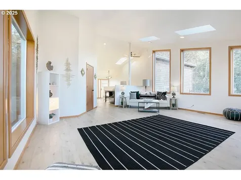 10624 NW 4th Street Portland OR 97231