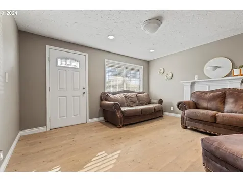 3825 SE 6th Street Gresham OR 97080