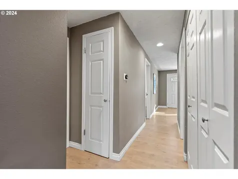 3825 SE 6th Street Gresham OR 97080
