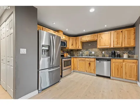 3825 SE 6th Street Gresham OR 97080