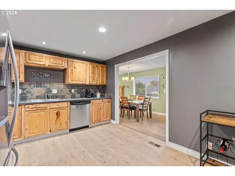 3825 SE 6th Street Gresham OR 97080