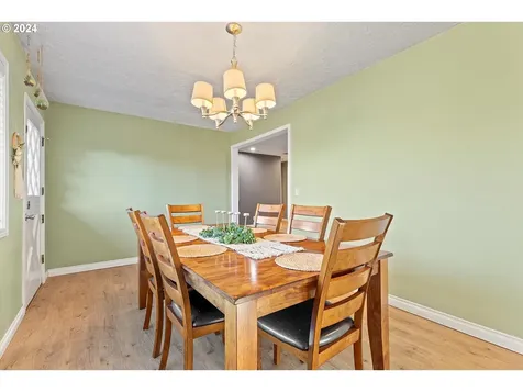 3825 SE 6th Street Gresham OR 97080