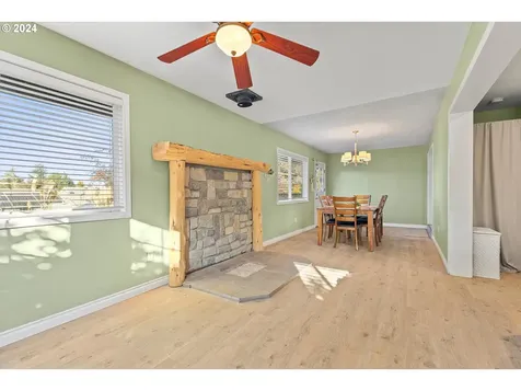 3825 SE 6th Street Gresham OR 97080