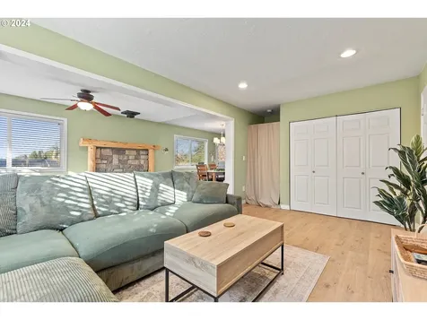 3825 SE 6th Street Gresham OR 97080