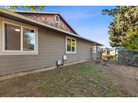 3825 SE 6th Street Gresham OR 97080