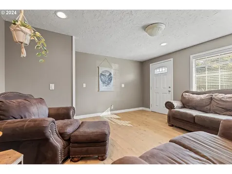 3825 SE 6th Street Gresham OR 97080