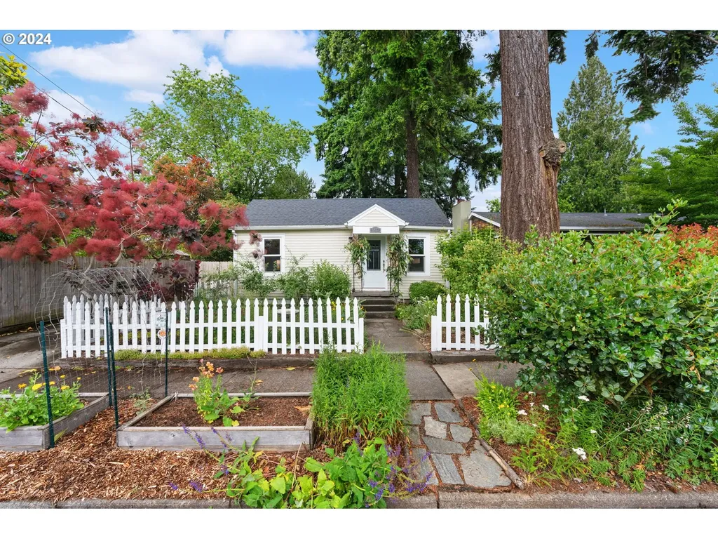5923 SE Haig Street Portland OR 97206