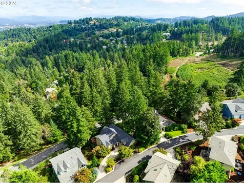 3333 Bentley Avenue Eugene OR 97405