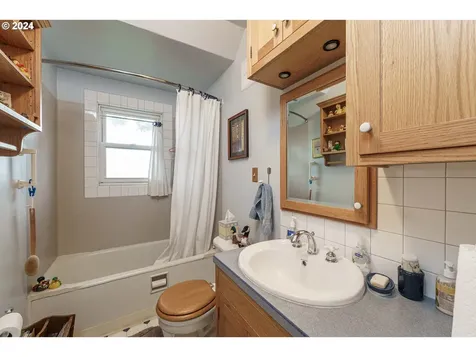 139 Nw 6th Avenue Canby OR 97013