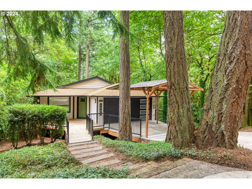 1330 SW Taylors Ferry Court Portland OR 97219