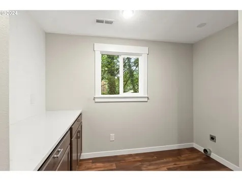 1330 SW Taylors Ferry Court Portland OR 97219
