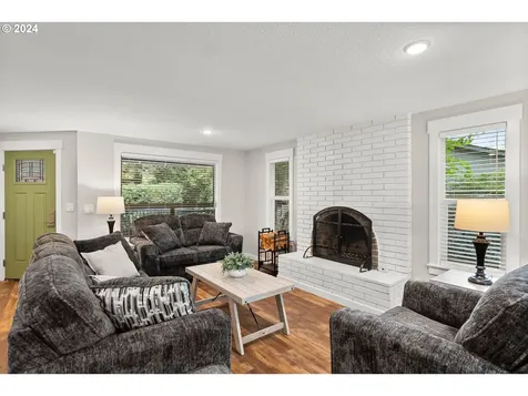 1330 SW Taylors Ferry Court Portland OR 97219