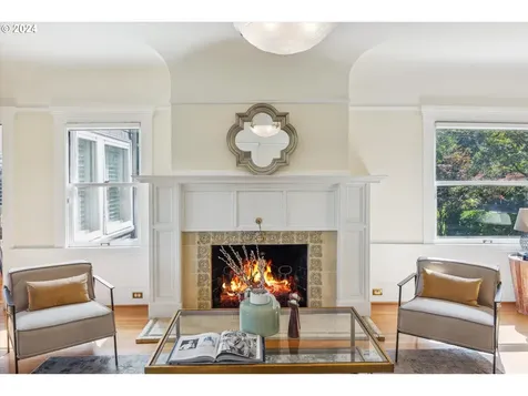 3639 NW Thurman Street Portland OR 97210