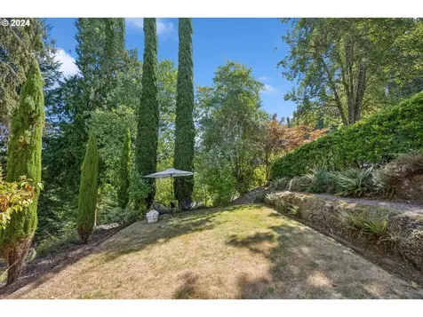 3639 NW Thurman Street Portland OR 97210