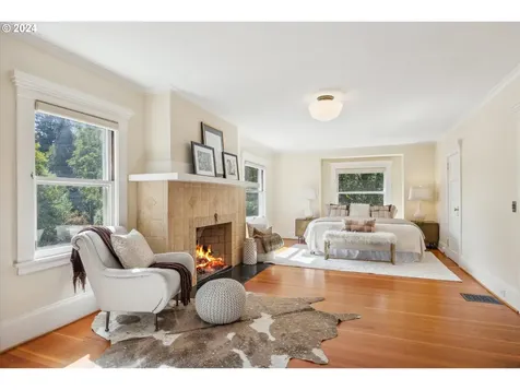 3639 NW Thurman Street Portland OR 97210