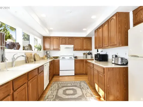 12939 Se Claybourne Street Portland OR 97236