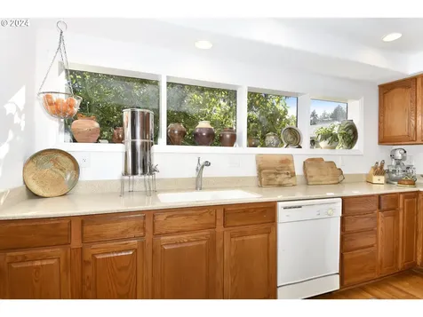 12939 Se Claybourne Street Portland OR 97236