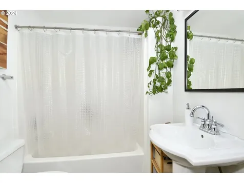 12939 Se Claybourne Street Portland OR 97236