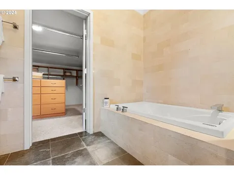 1176 Troon Road Lake Oswego OR 97034