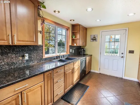 15096 Glen Oak Road Oregon City OR 97045
